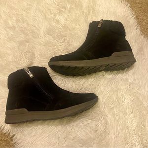 LANDS END Women's Black Suede-like faux fur lined Zip ankle Boots Size 7.5